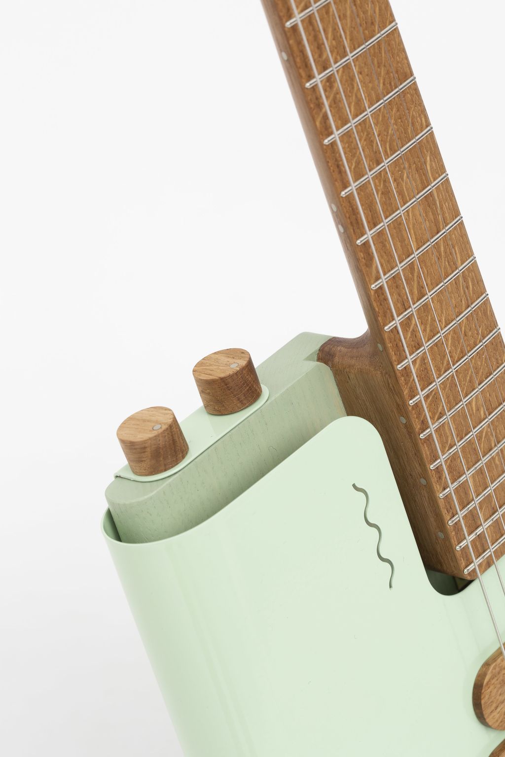 Verso Musical Instruments Sine guitar: a bold new form | Wallpaper*