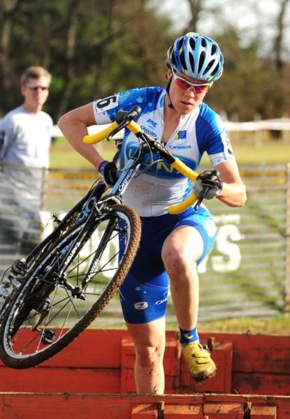 Georgia Gould (Luna Pro Team) was over the barriers in third position.