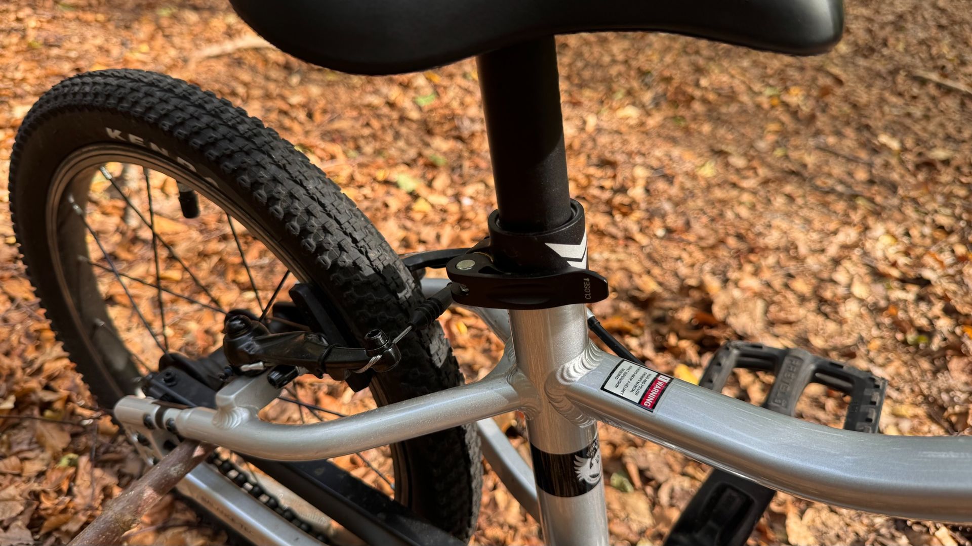 The Prevelo Alpha Two's Thru-Tube frame 