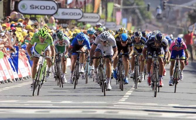 Peter Sagan (Cannondale) sprints to victory in Albi.
