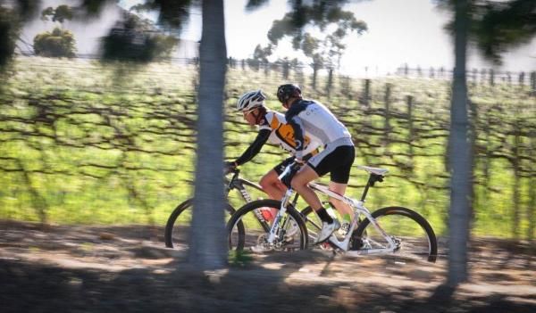 Brandon Stewart and Jacques Rossouw apply some pressure