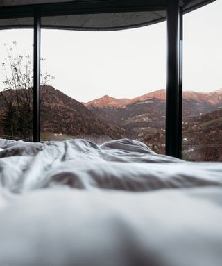 Bedroom in Freiform in the Italian Alps