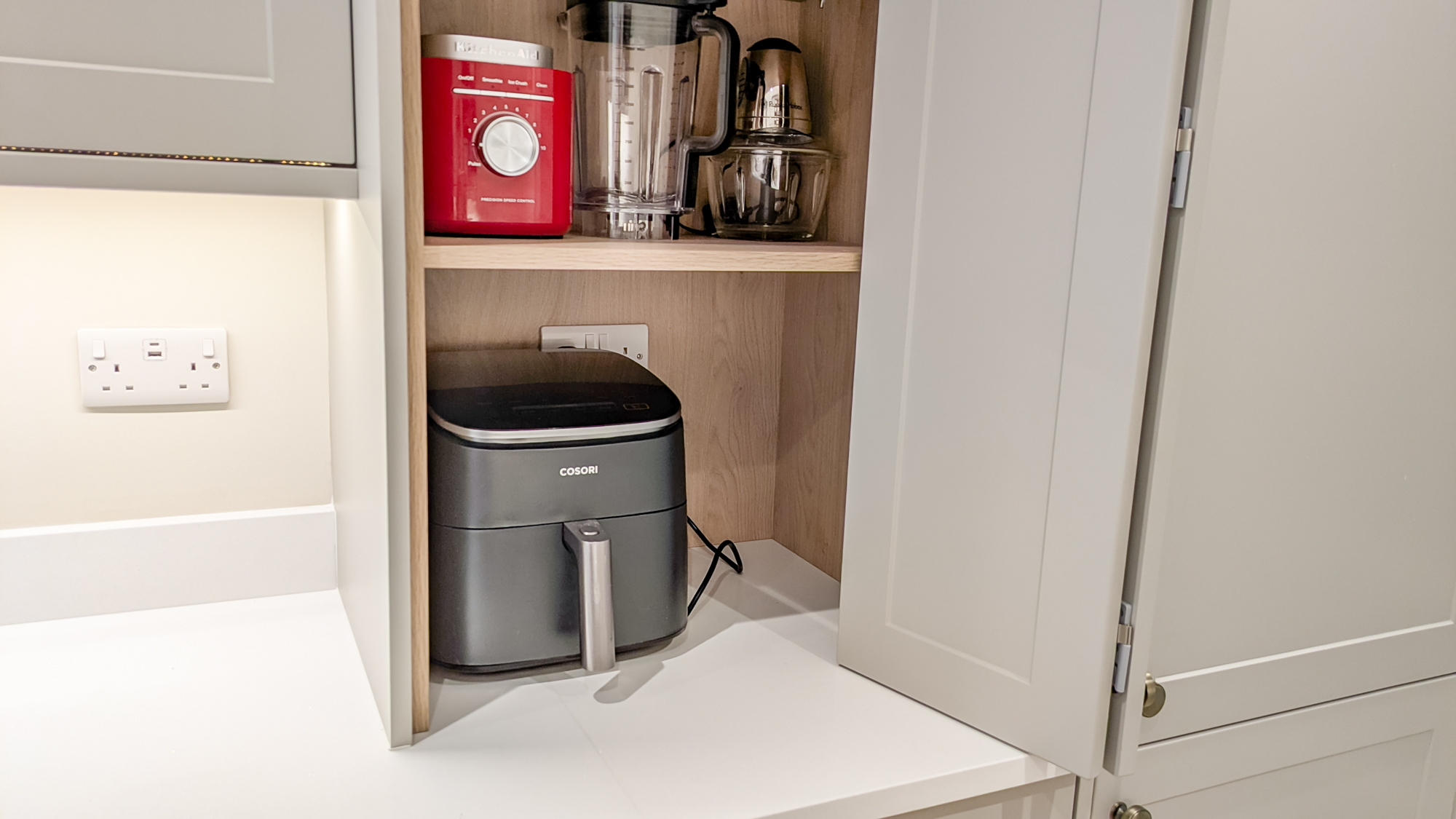 Kitchen appliance garage