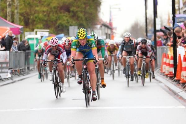 Kirsten Wild (AA Drink) took the bunch sprint for eighth place