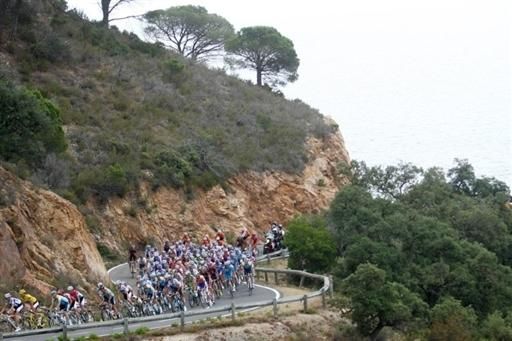 David Millar (Garmin-Slipstream) leads the break.