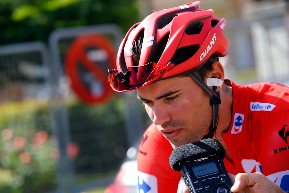 Vuelta leader Tom Dumoulin (Giant-Alpecin) talks to media before the start of stage 18/