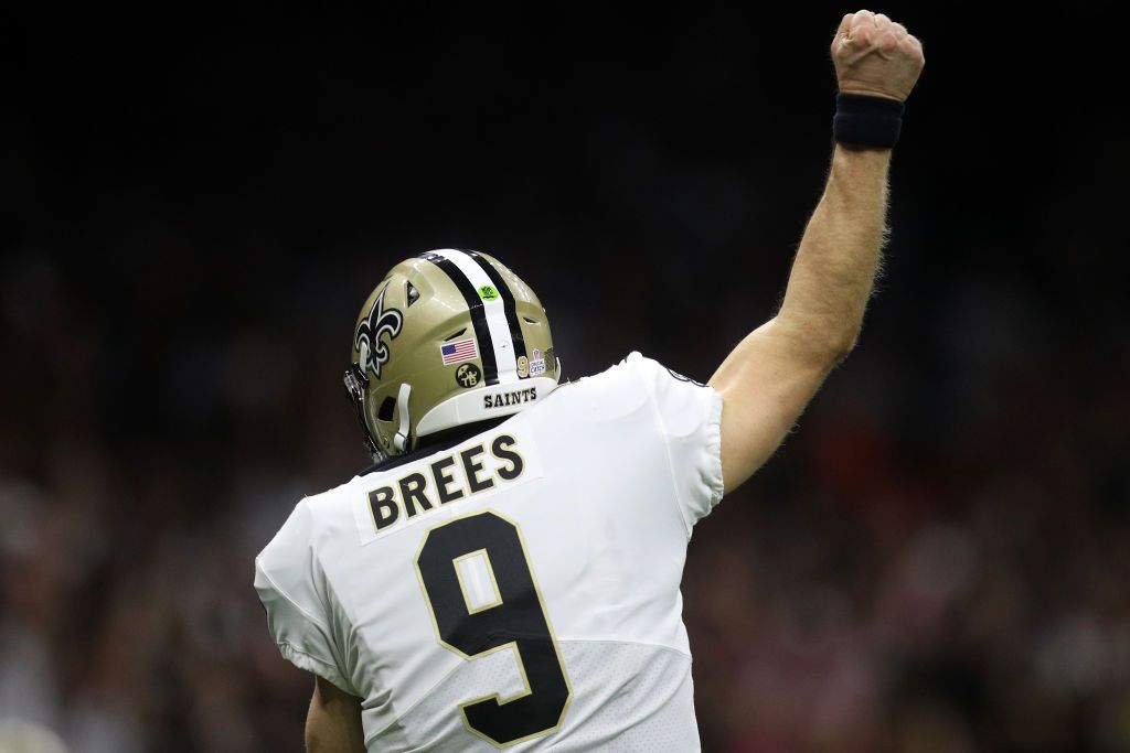 Drew Brees celebrates record