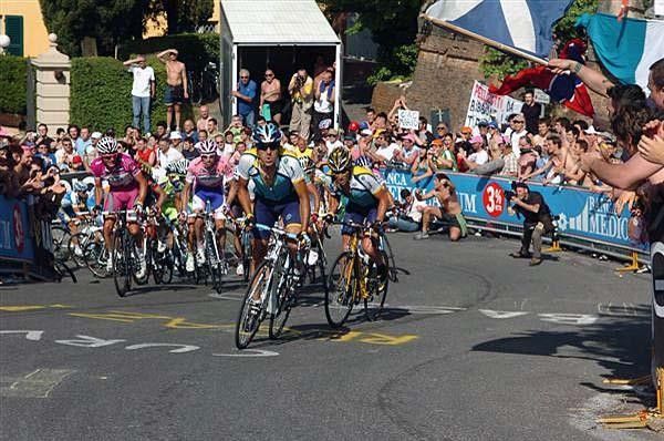 The Astana riders try to scoop up as much air as they can.