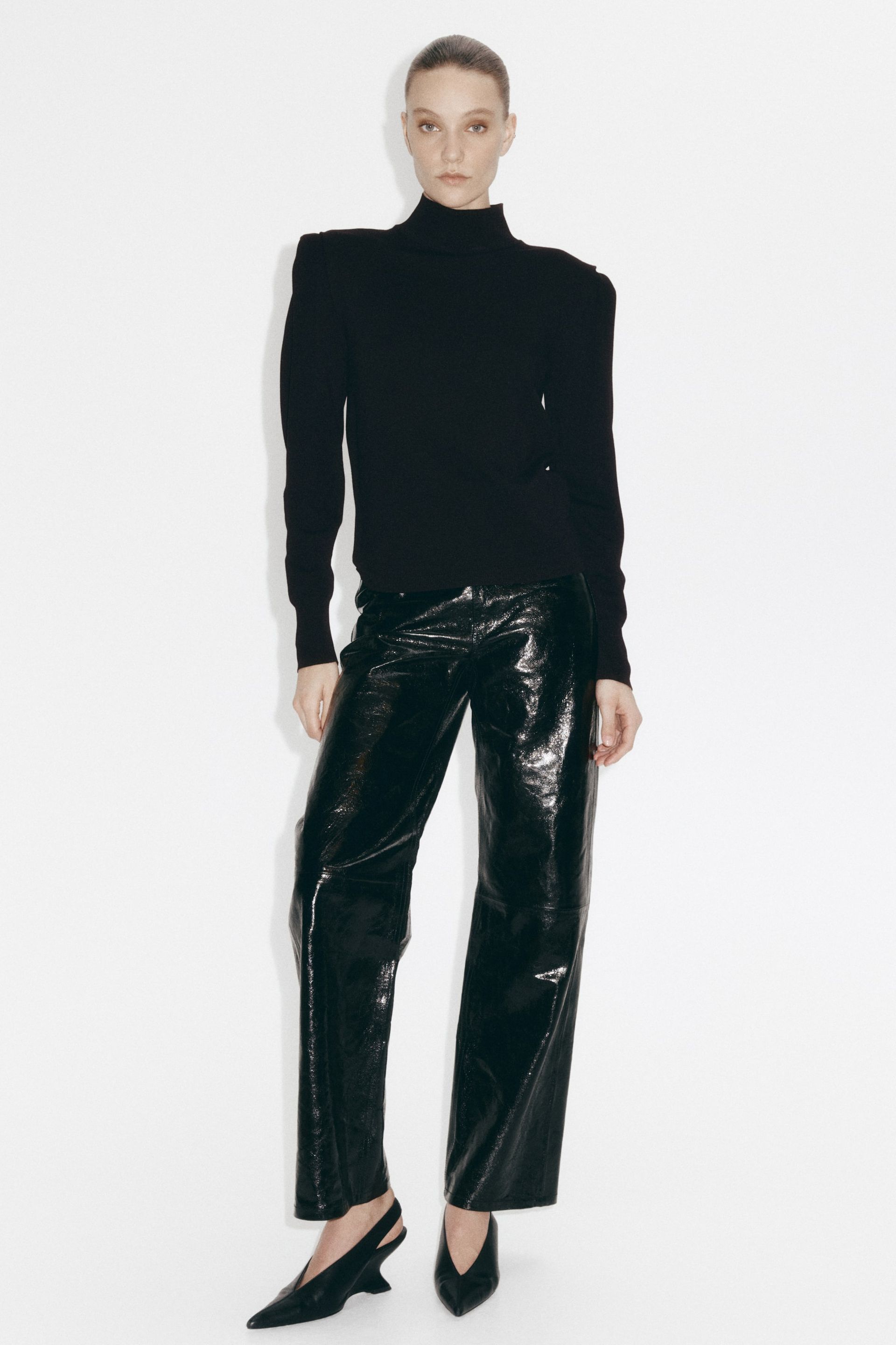 Fine-Knit Turtleneck Top - Black