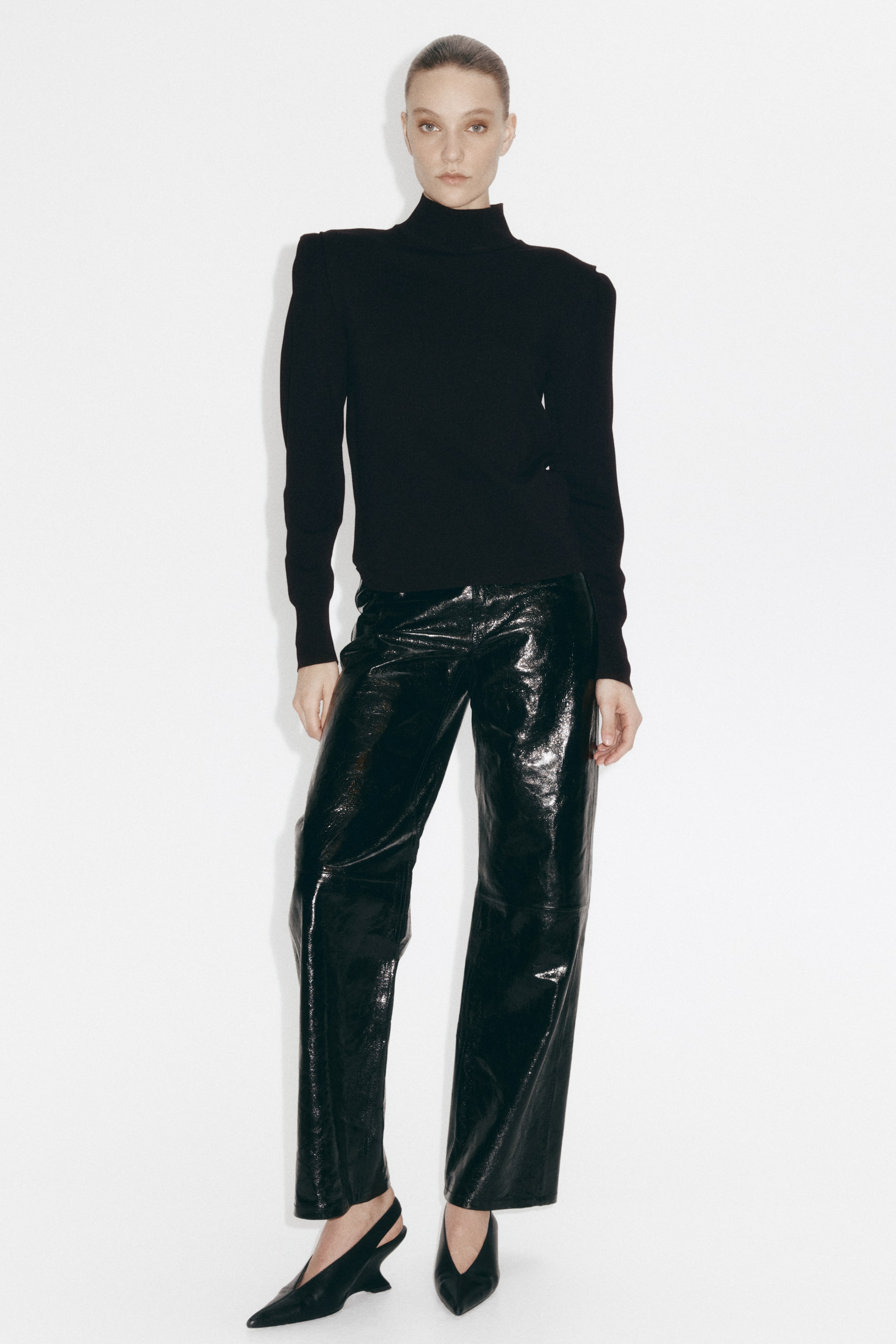 Fine-Knit Turtleneck Top - Black