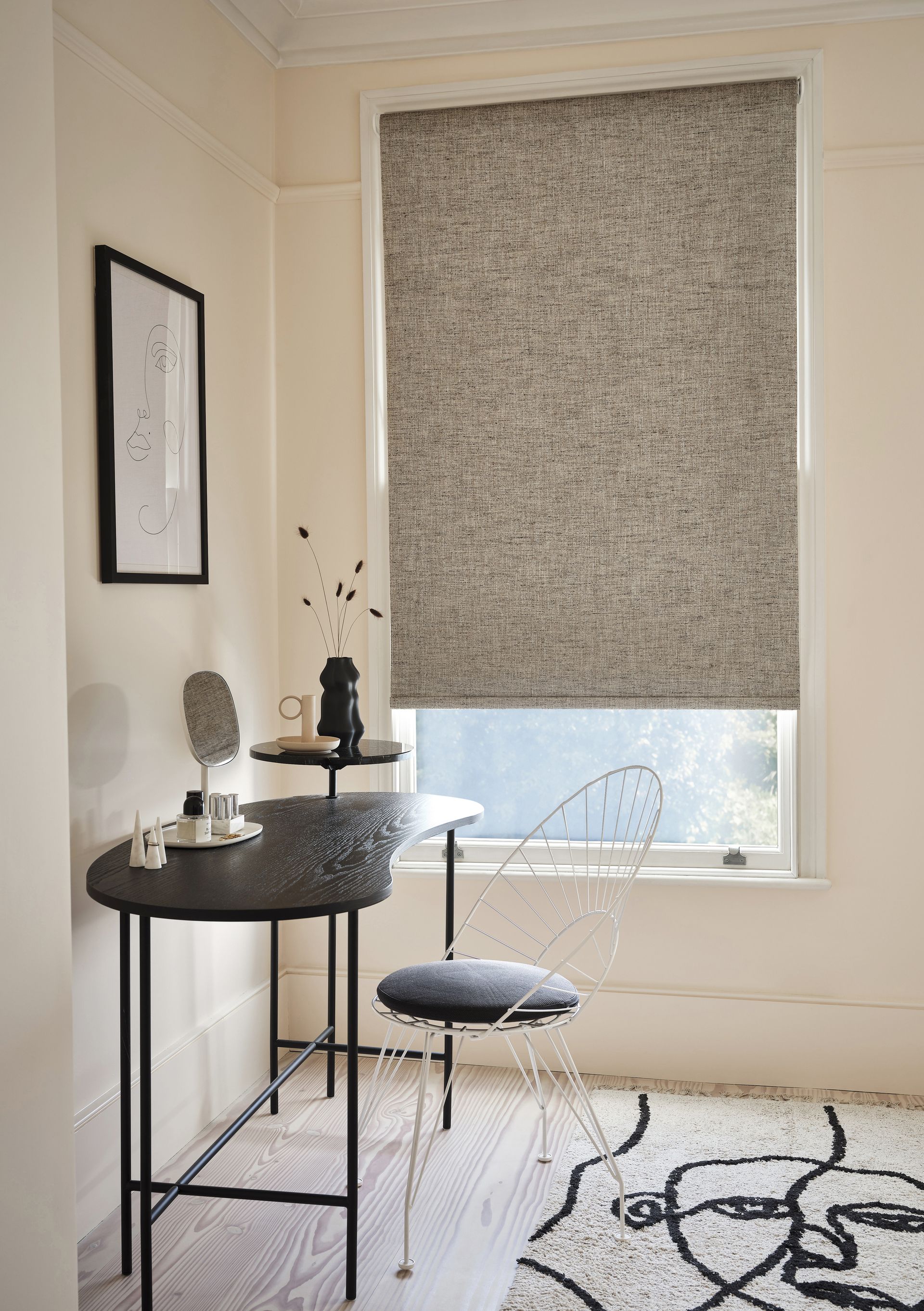 How to reverse roll a roller blind a neat design trick Livingetc