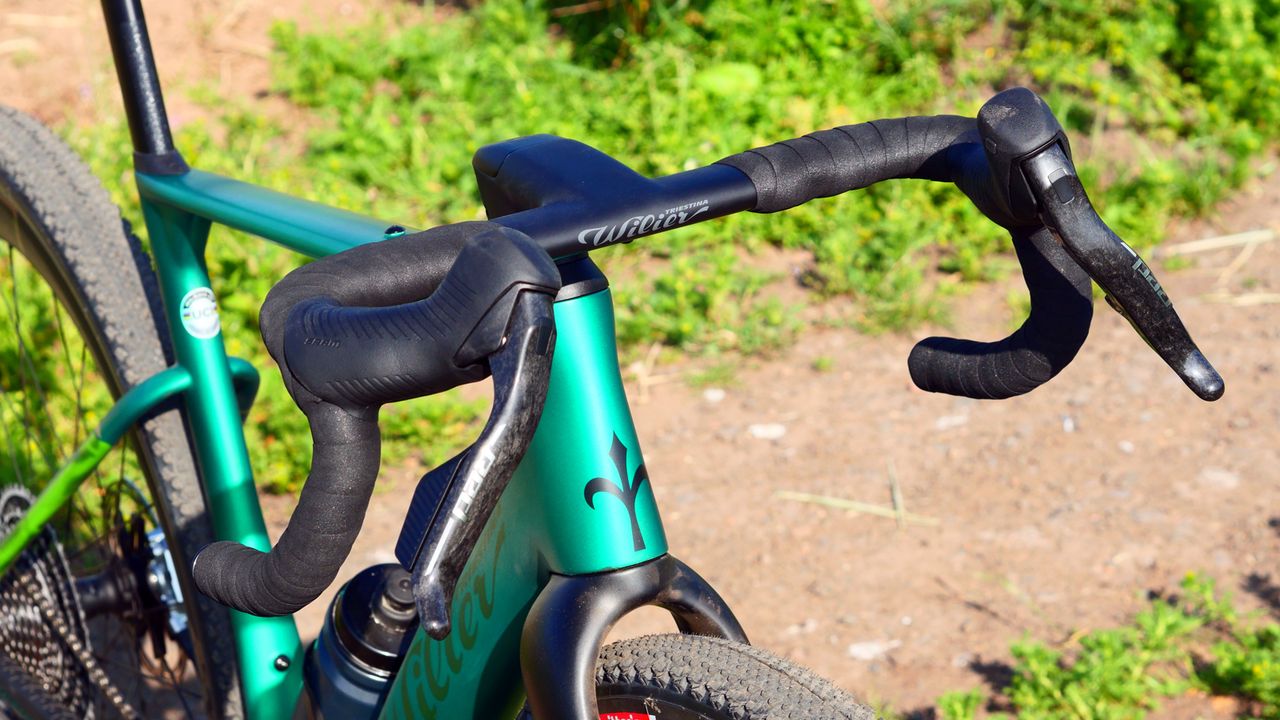 Wilier Rave SLR ID2 handlebar pictured from the side