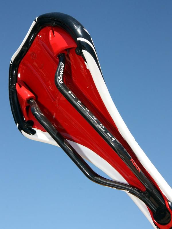 The lightest Prologo Zero variant features carbon fiber rails.