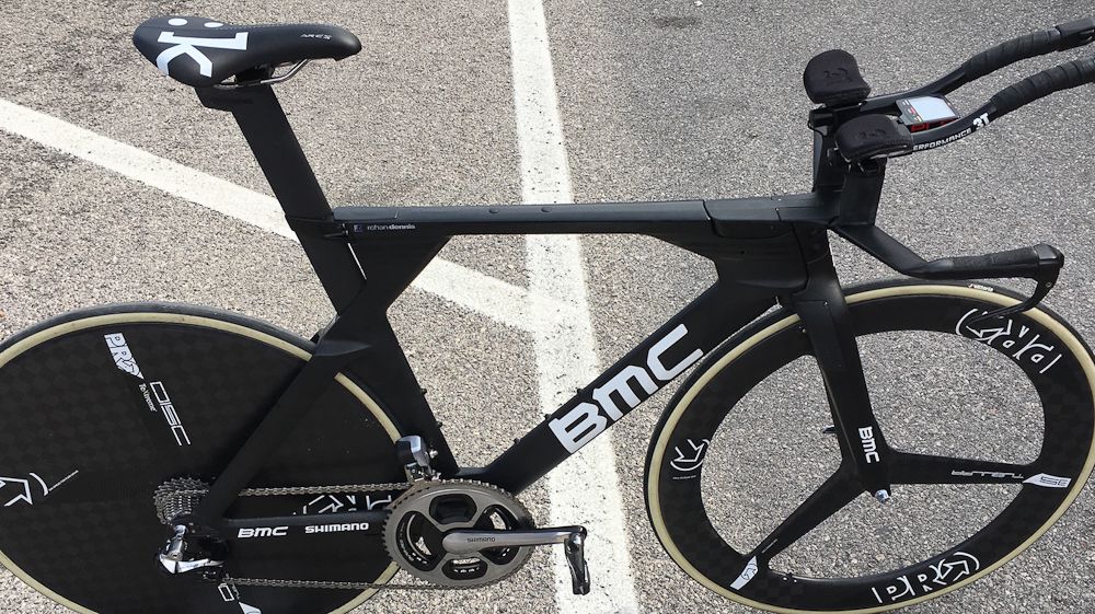 The Australian national TT champ is an all black affair