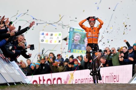COL DU VAM DRENTHE NETHERLANDS NOVEMBER 07 Lars Van Der Haar of Netherlands celebrates winning during the 19th UEC European Cyclocross Championships 2021 Mens Elite EuroCross21 UECcycling on November 07 2021 in Col du Vam Drenthe Netherlands Photo by Luc ClaessenGetty Images