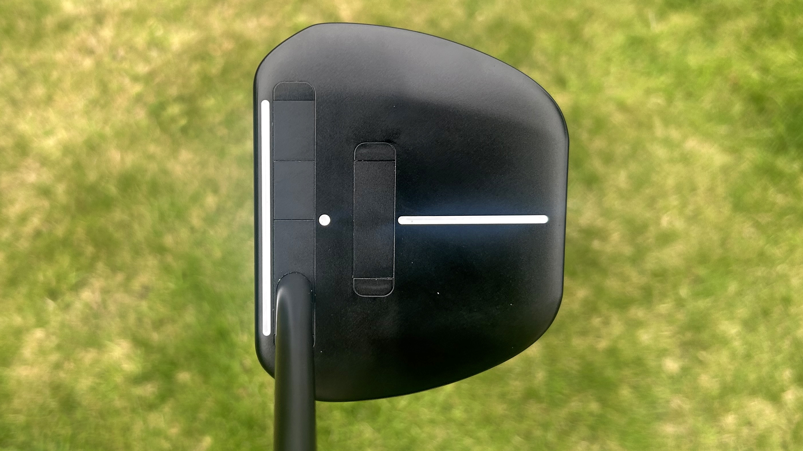 Photo of the Sausage Golf Boudin Noir in toe hang profile