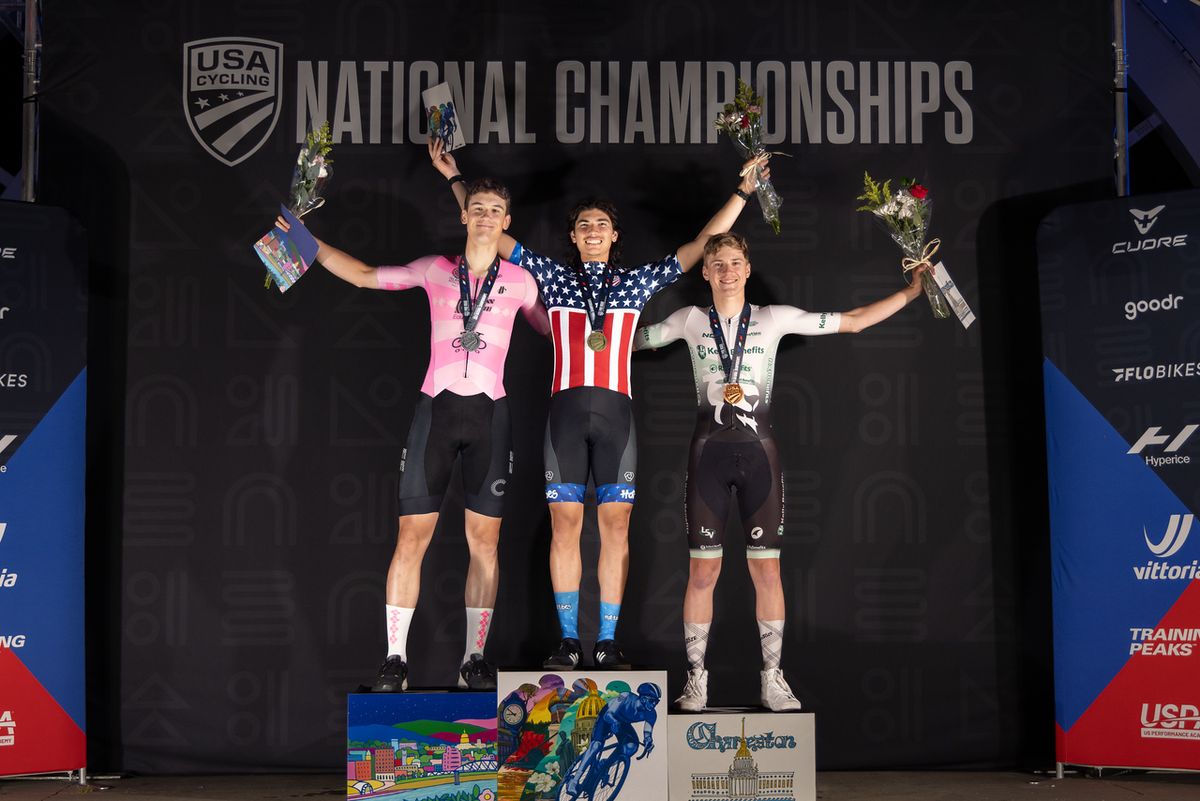 Alejandro Che (Hot Tubes Development) won the Junior 17-18 criterium title, shown on the top step of the podium