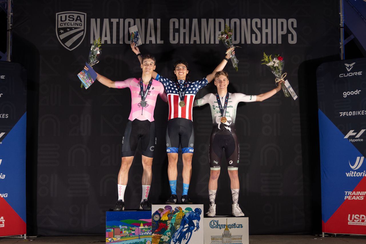 Alejandro Che (Hot Tubes Development) won the Junior 17-18 criterium title, shown on the top step of the podium