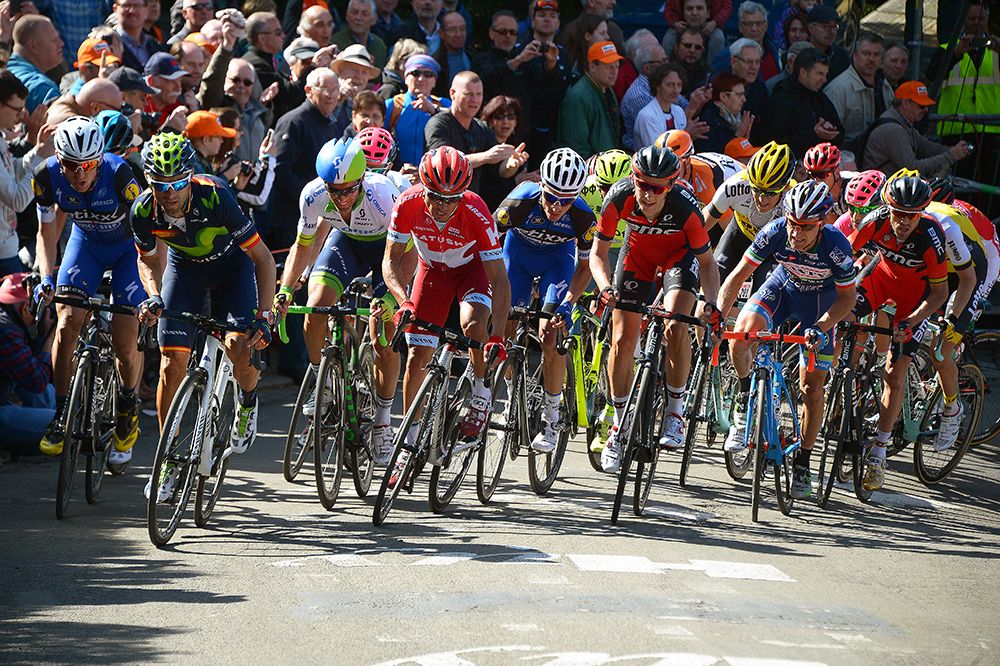 Valverde begins his acceleration on the Mur de Huy