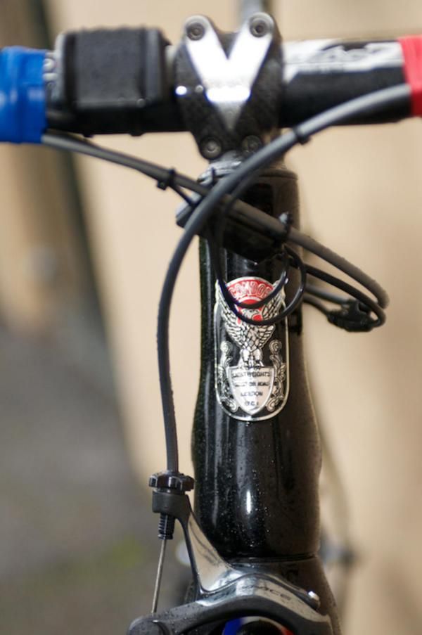 The famous Condor head tube badge and asymmetric head tube.