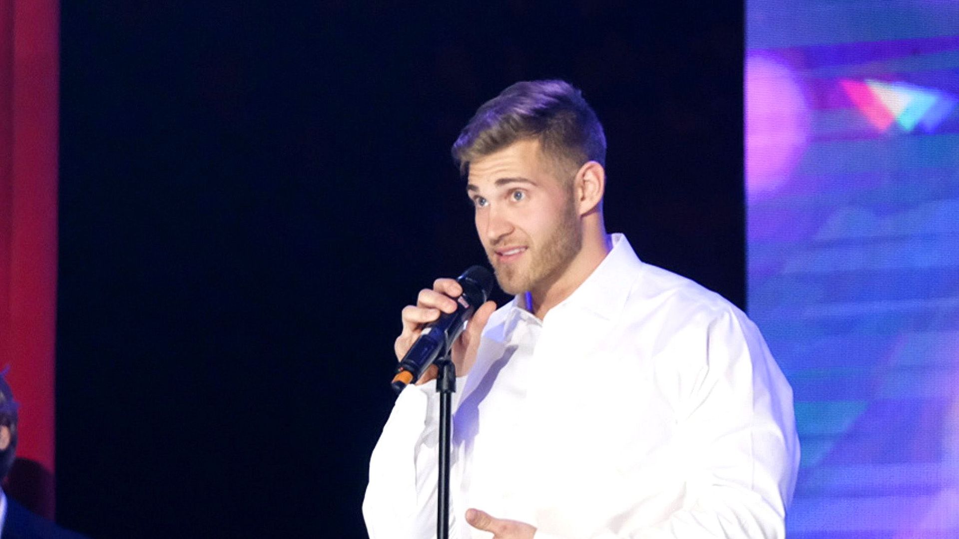 Performance, Entertainment, Music artist, Singing, Performing arts, Event, Music, Singer, Song, Concert,