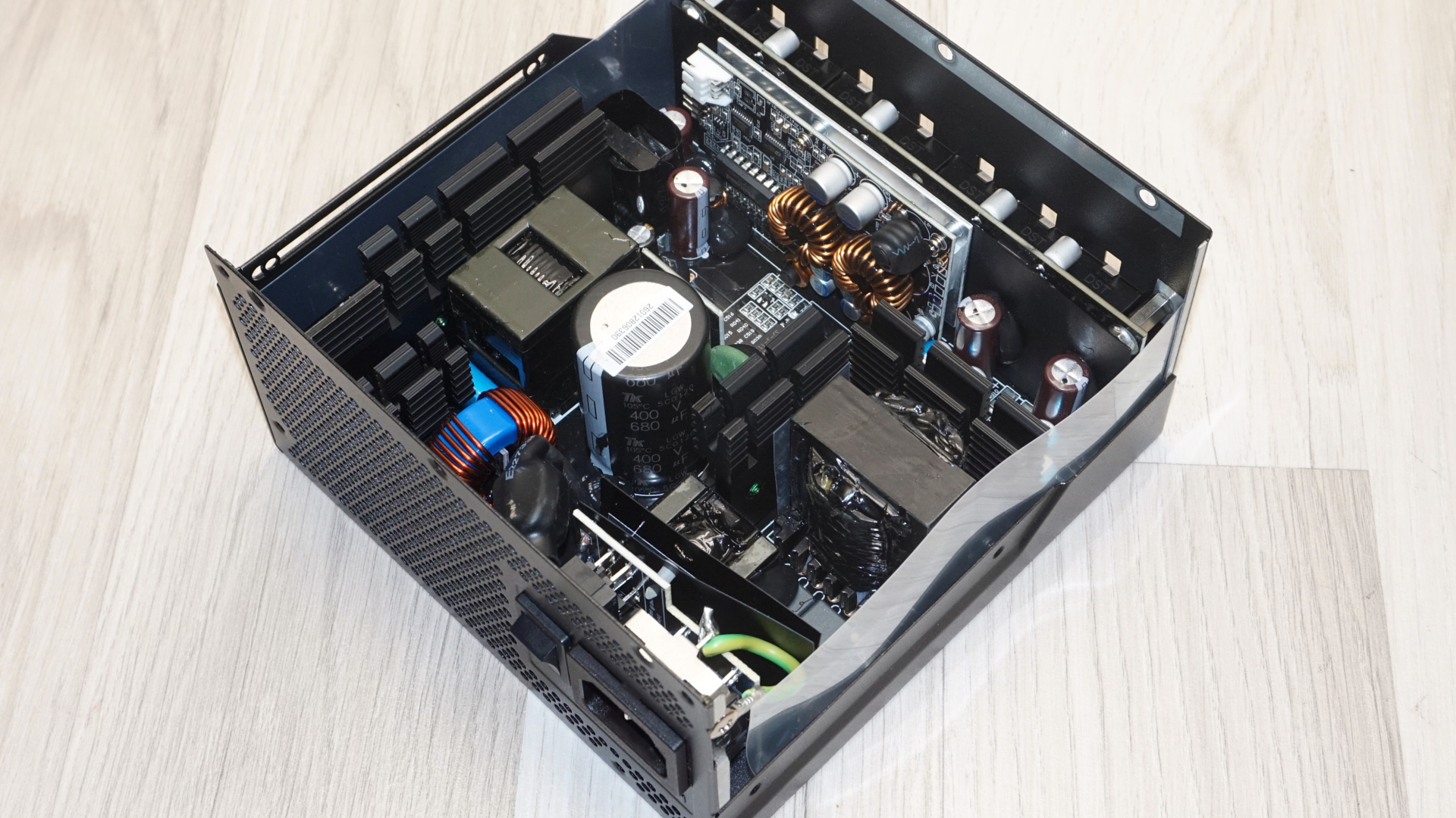 Обзор блока питания Gigabyte Gaming 1000GM PG5: надежность и защита — иллюстрация 9 к материалу