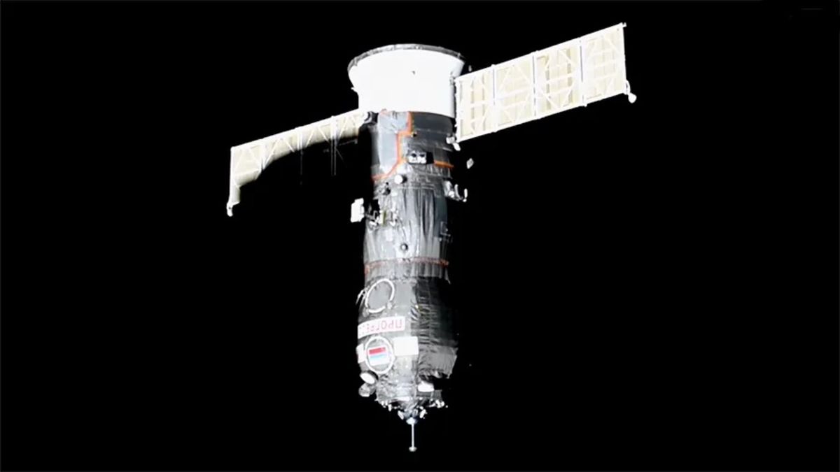 Russian shipment spacecraft’s ‘surprising scent’ delays supply to astronauts on ISS