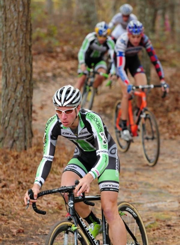 Jeremy Powers (Cannondale-Cyclocrossworld.com) leading Trebon out of the woods