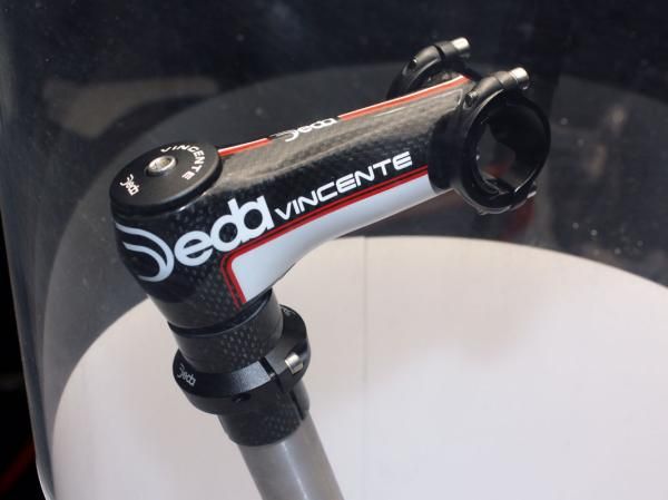 Deda's Vincente stem is designed to be gentler on carbon steerers with a unique clamp design that secures to both the inner and outer diameters.