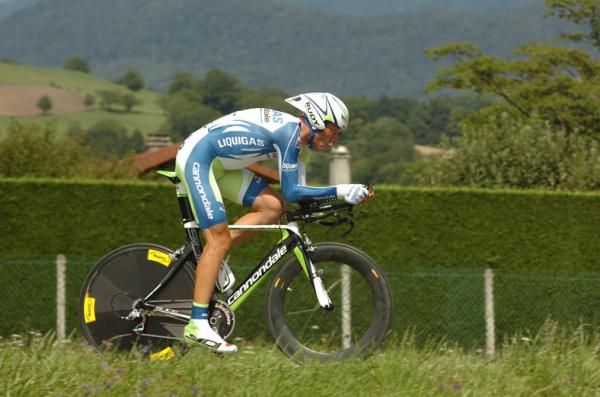 Ivan Basso (Liquigas-Cannondale) rode a low-key time trial to stay 8th overall.
