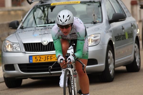 Race leader, Annemiek Van Vleuten (Nederland Bloeit) stayed in the leader's orange jersey by just one second.