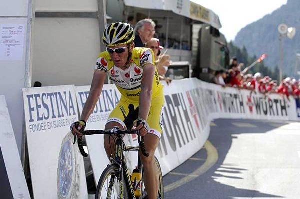 Jos&eacute; Angel Gomez Marchante (Saunier Duval-Prodir) finishes.