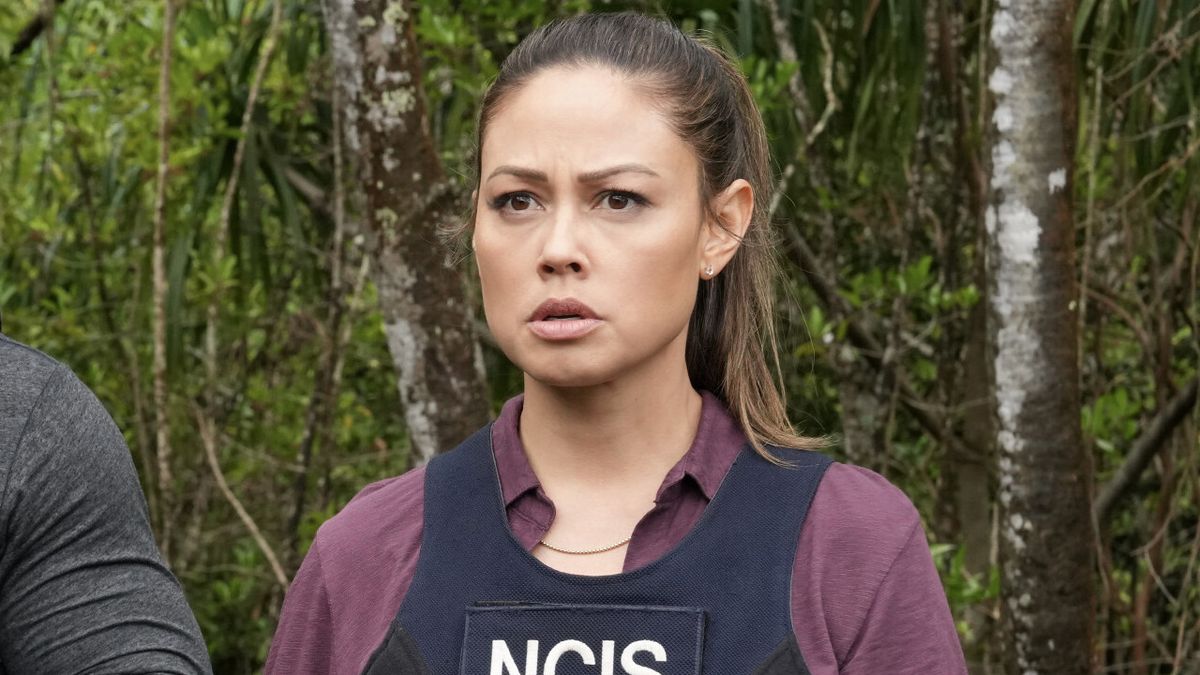 Jane wearing NCIS vest and looking worried in NCIS: Hawai&#039;i