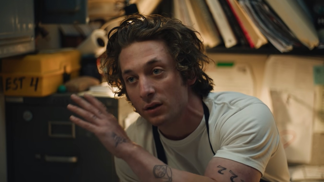 Jeremy Allen White dans L'ours.