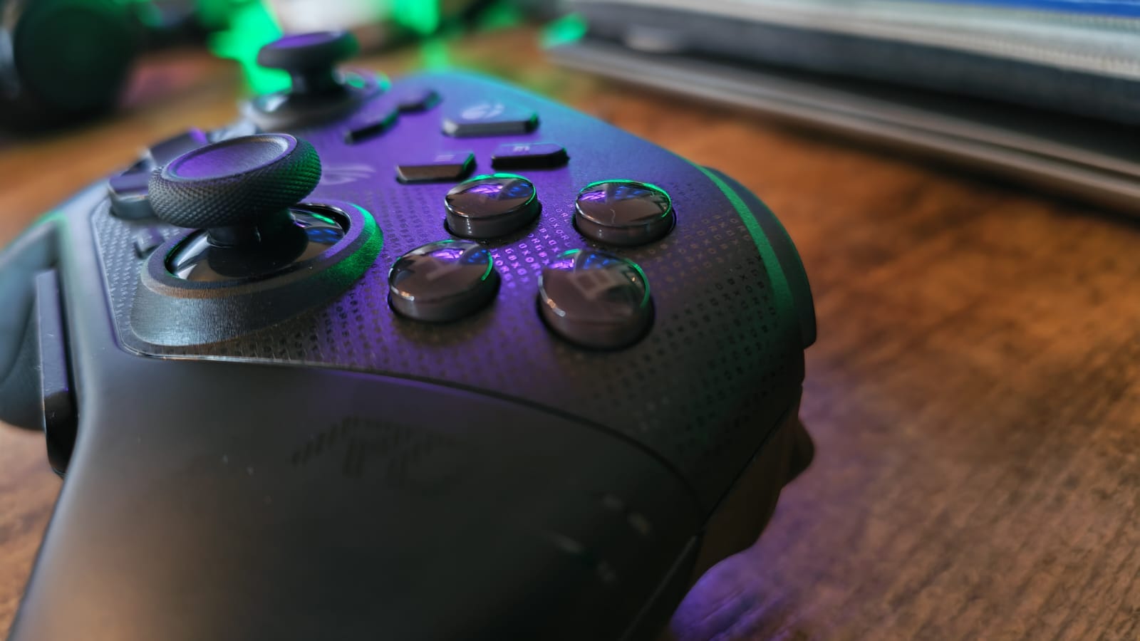 The finer ROG detailing on the Asus ROG Raikiri 2