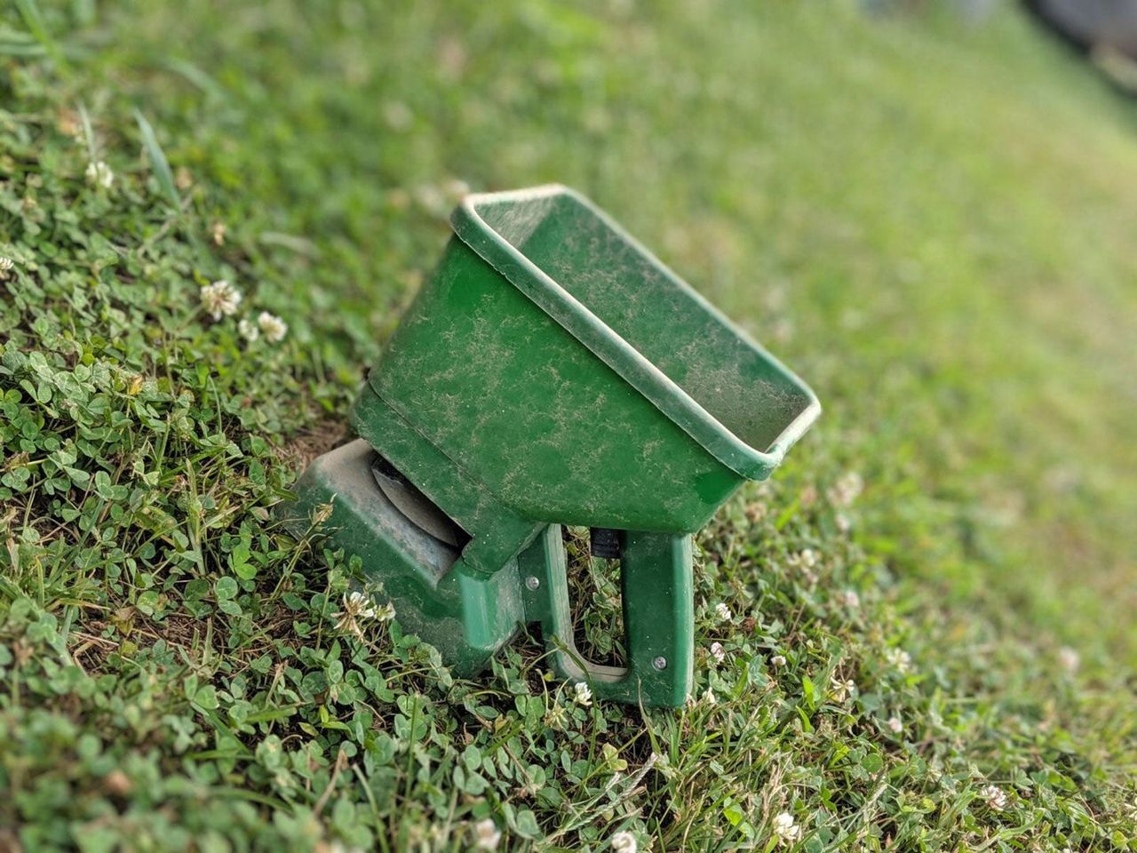 Hand Seed Spreader