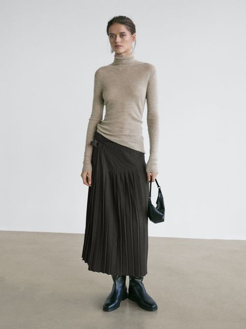 Pleated Midi Skirt With Appliqu&eacute;