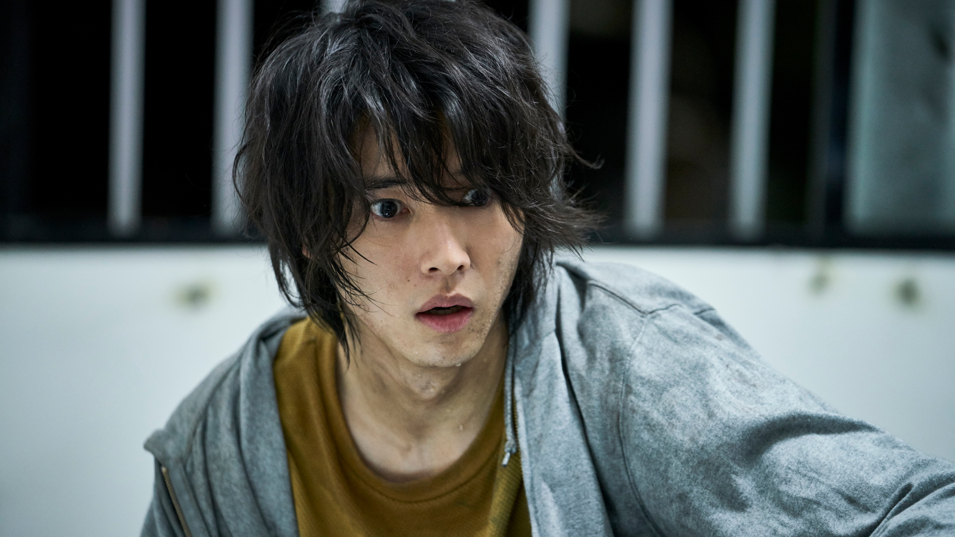 Kento Yamazaki as Arisu in &#039;Alice in Borderland&#039;.