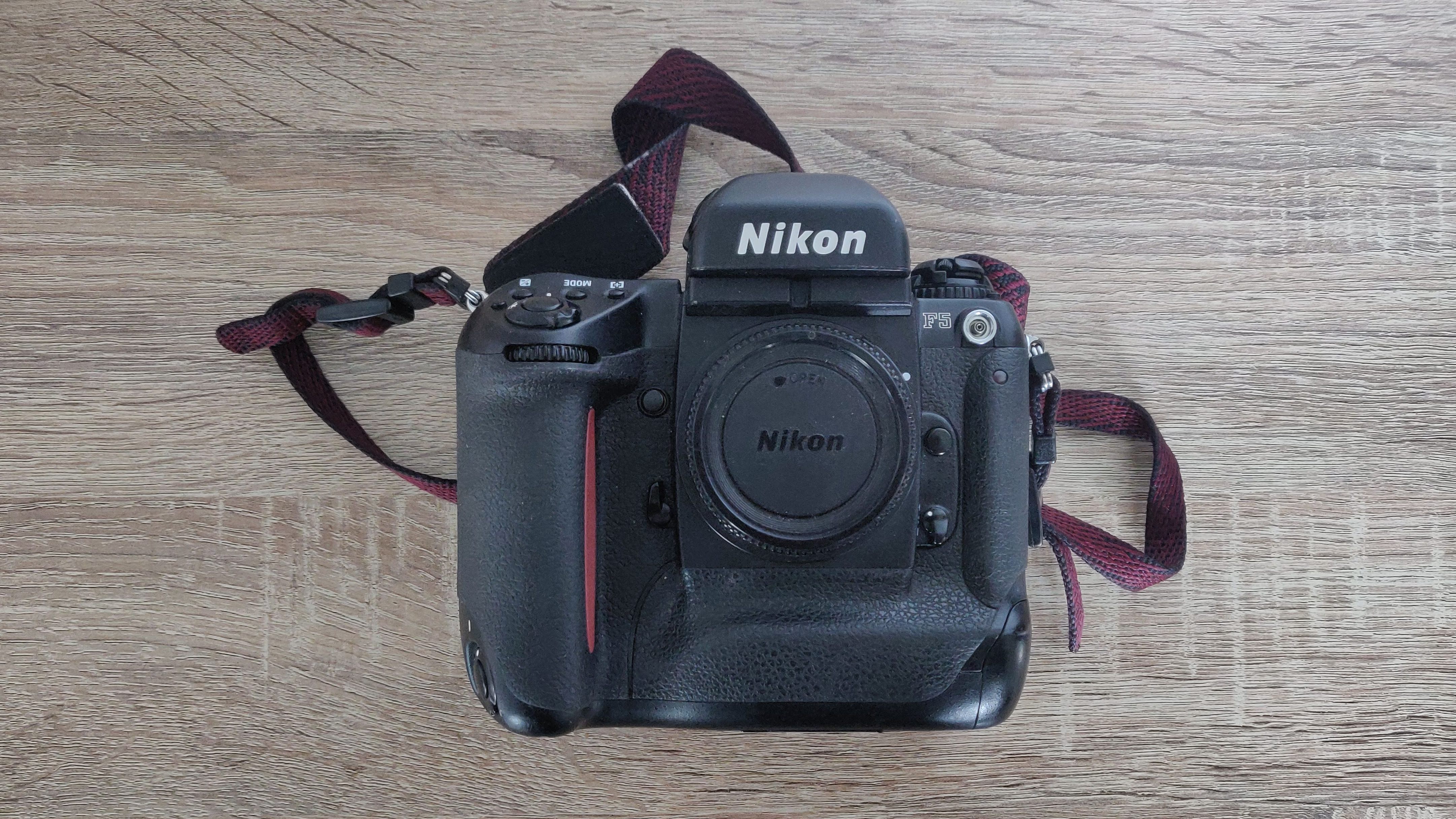 Nikon F5