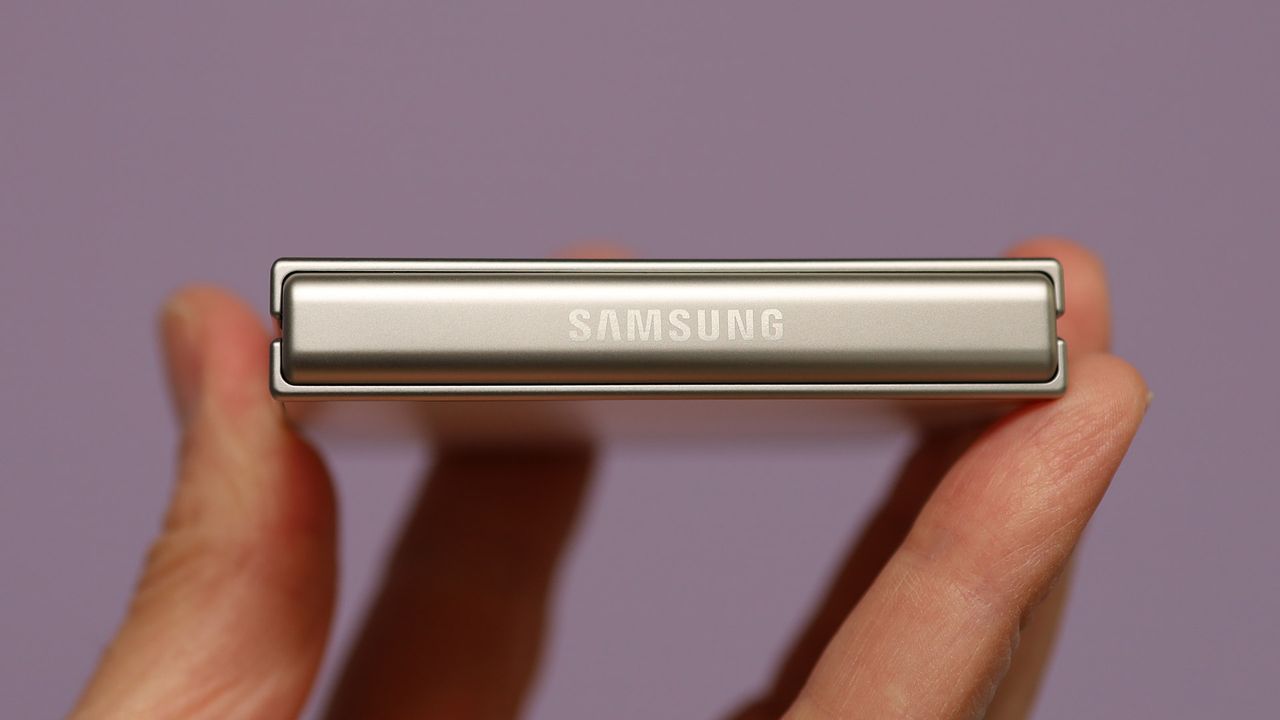 Galaxy Z Flip 8