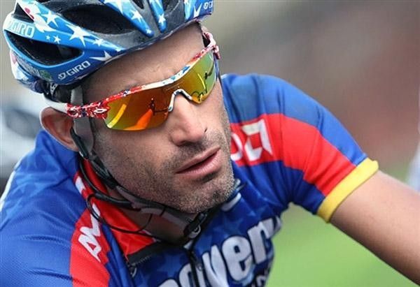 George Hincapie (Discovery) crashed in stage two