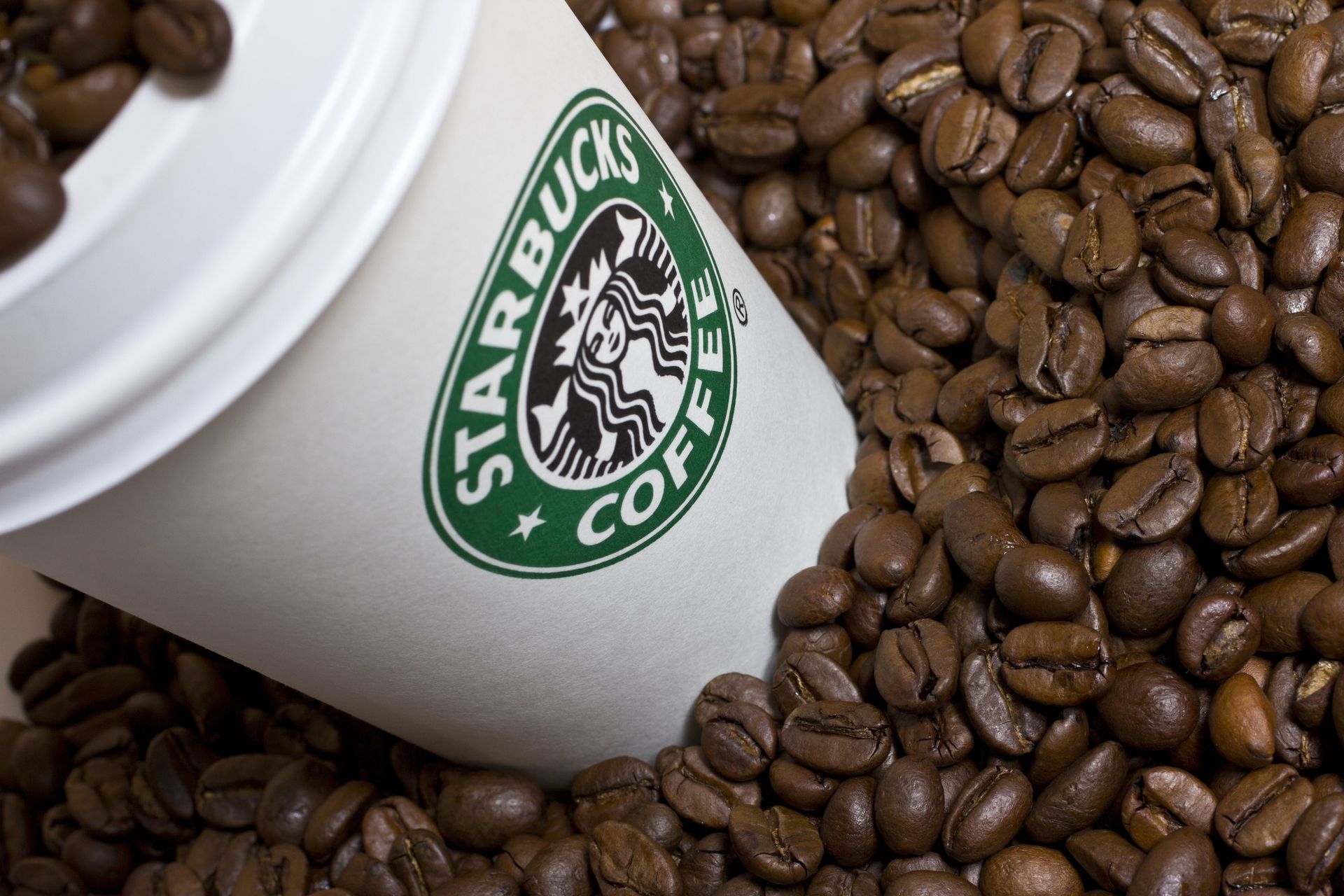 Starbucks Stock Pops As Turnaround Efforts Lead To Earnings Beat starbucks-stock-pops-as-turnaround-efforts-lead-to-earnings-beat
