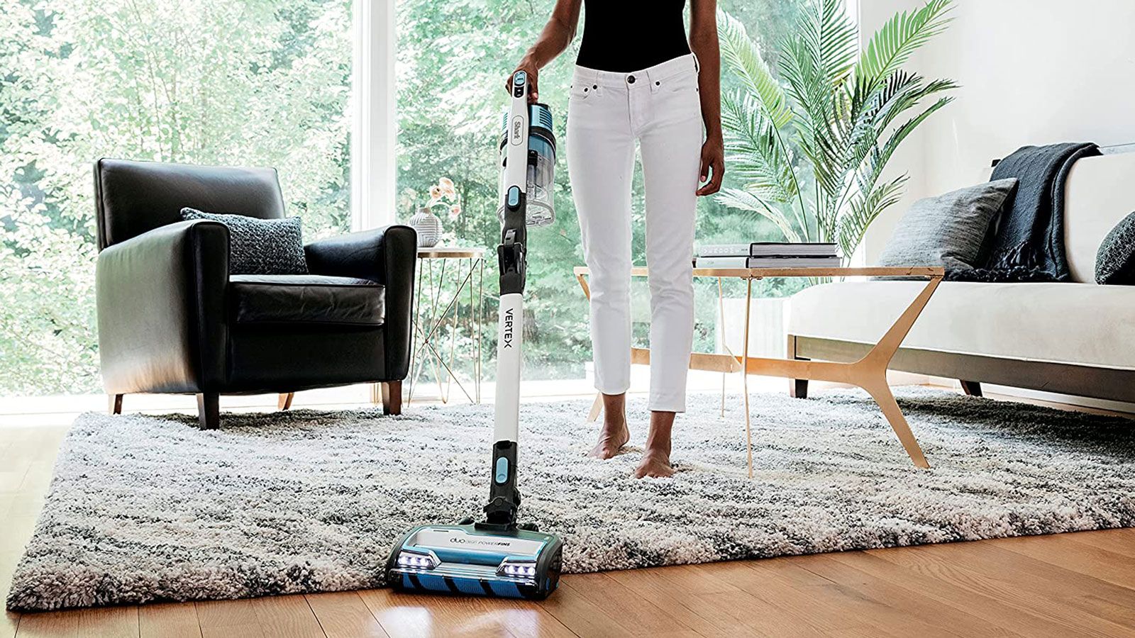 How do I stop my vacuum cleaner from smelling?