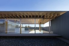 House in Sashiogi, Japan, a suburban Tokyo home