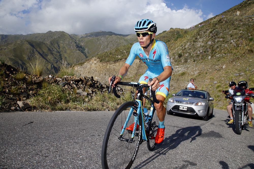 Miguel Angel Lopez solo on the final climb