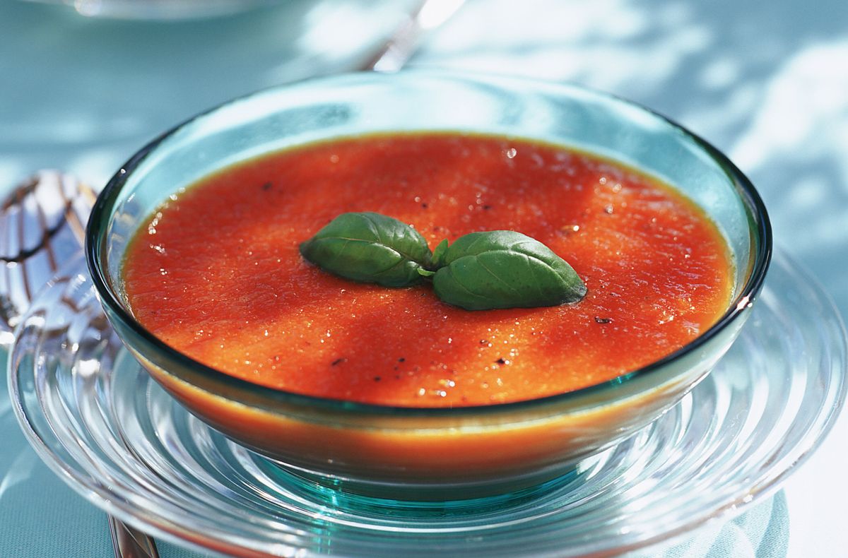Roasted red pepper and tomato soup | British Recipes | GoodtoKnow