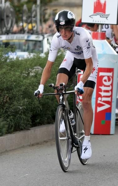 Andy Schleck takes off on a ride to save his podium position.