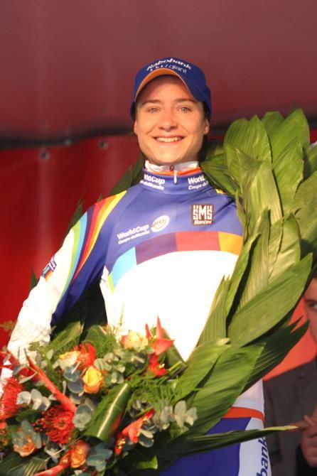 Marianne Vos (Rabobank-Liv Giant) in the World Cup leader's jersey.