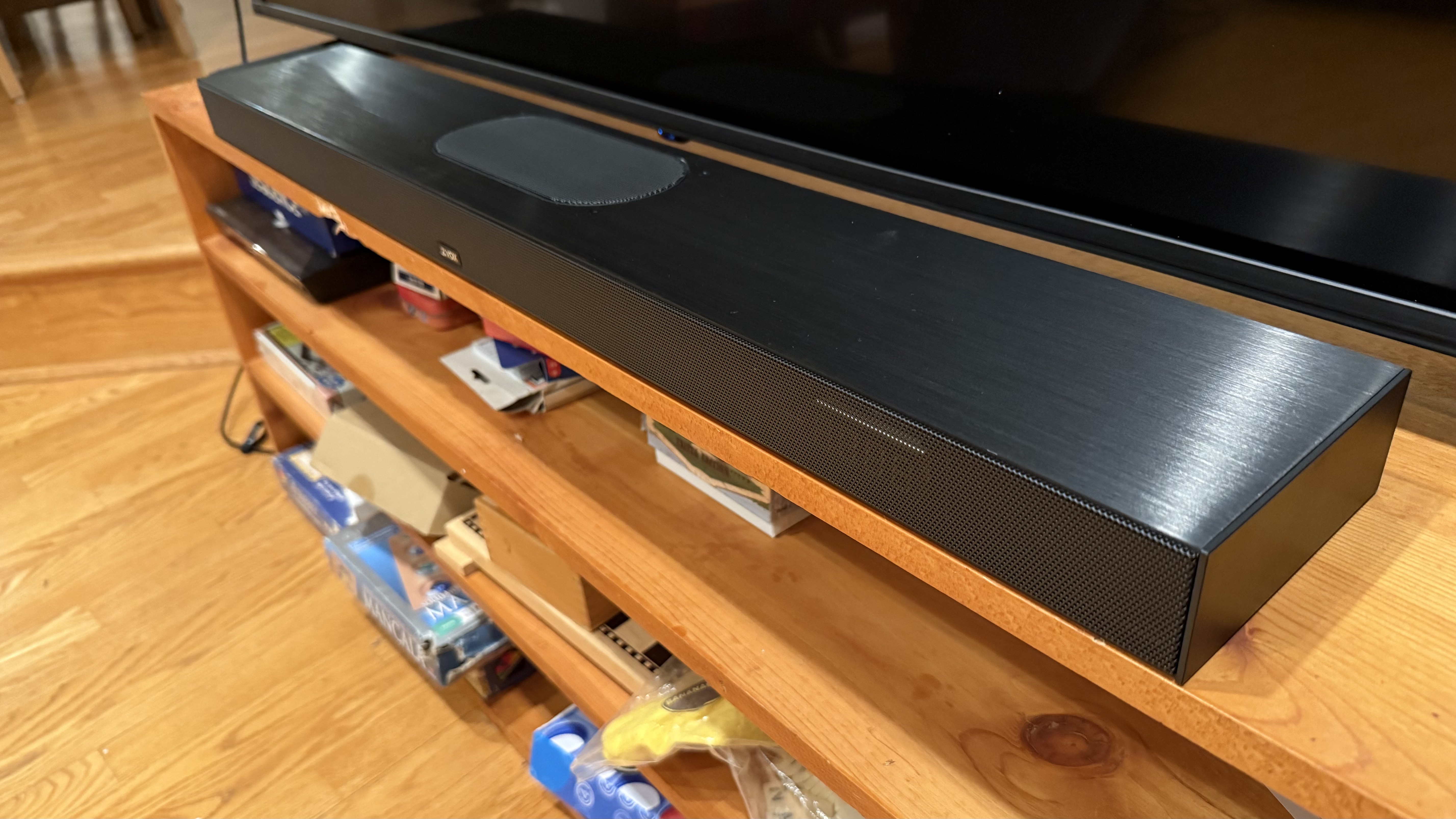 A close up of the top of the Zvox AccuVoice AV855 soundbar