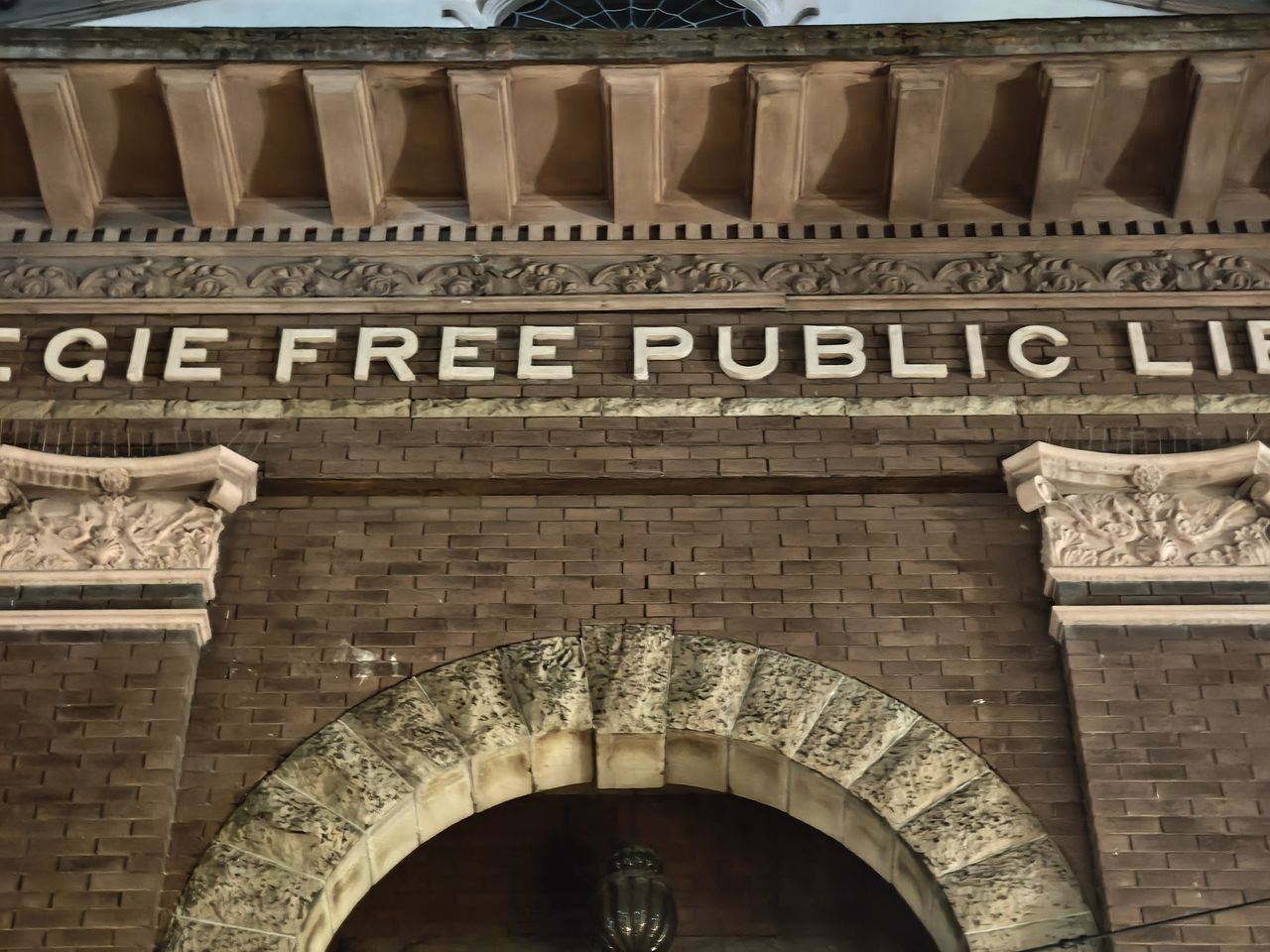 Razr Fold camera samples